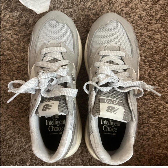 New Balance Shoes size 8.5 women’s and 7 men’s - Picture 3 of 7